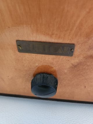 Radio antigua de madera