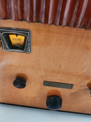 Radio antigua de madera