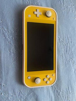Nintendo Switch Lite gialla