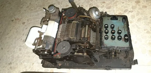 Olivetti: Calculadora antigua