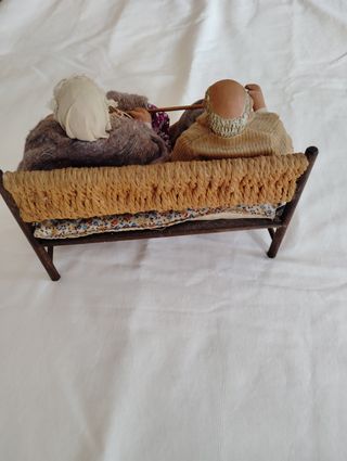 Pareja ancianos artesana