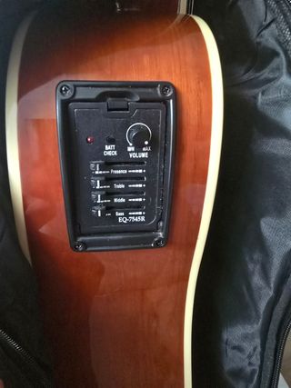 Guitarra acústica Red Hill