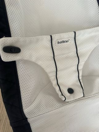 Hamaca Bebé BabyBjorn - Negra/Blanca