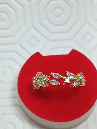 Anello oro con zirconi bianchi