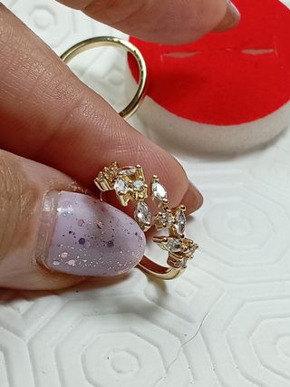 Anello oro con zirconi bianchi