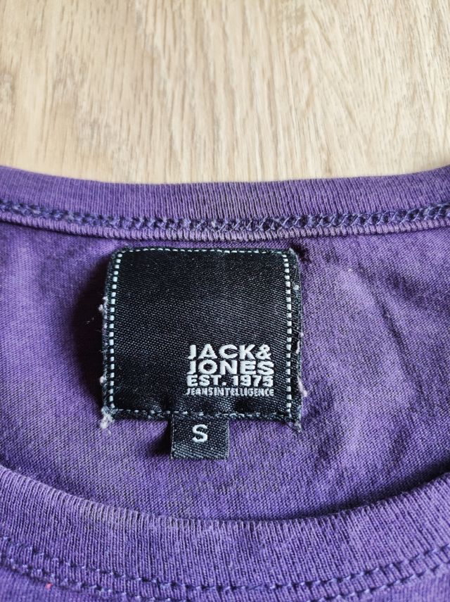 Camiseta Jack & Jones morada talla S