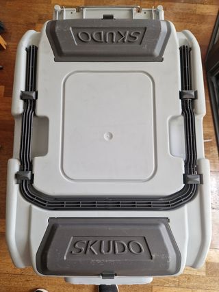 Transportín Skudo gris y negro