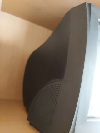 Tv pequeña 35x35 con culo y tdt con dos mandos