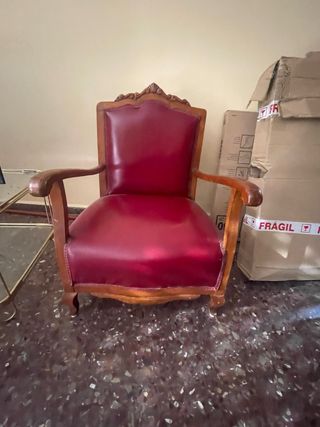 Sillón antiguo de madera y cuero (son 2 sillones)