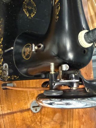 Máquina coser Alfa antigua