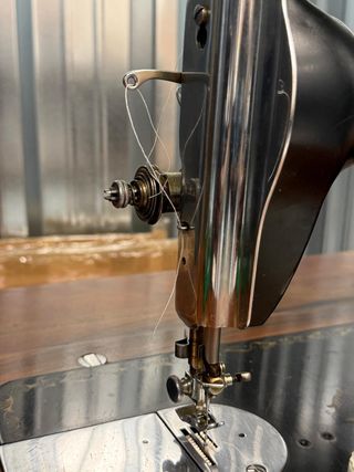 Máquina coser Alfa antigua