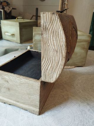 Baúl costurero de madera