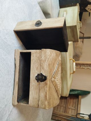 Baúl costurero de madera