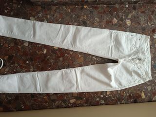 Pantalones vaqueros blancos