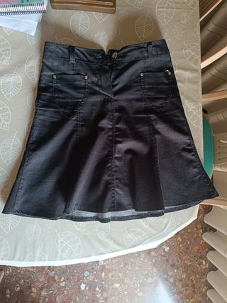 Falda negra mujer