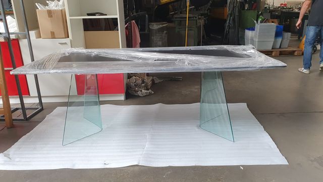 Tavolo moderno piano in mdf gambe catelan