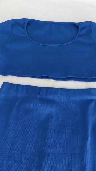 Conjunto top y falda azul