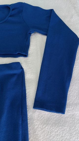 Conjunto top y falda azul