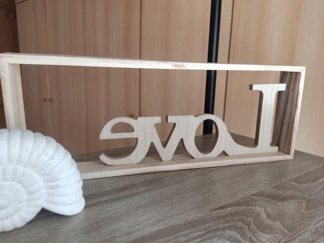 Decoración: Marco fotos + letrero LOVE