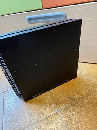 PS4 (PlayStation 4) negra