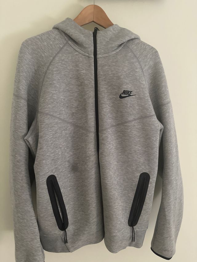 Sudadera Nike Sportswear Tech Fleece gris