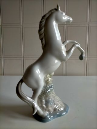 Figura caballo porcelana