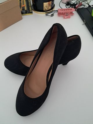 Zapatos negros ante tacón bajo