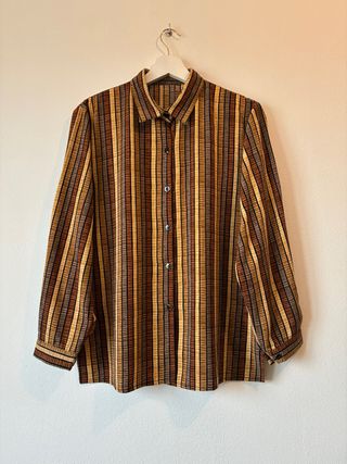 Camisa rayada marrón y beige