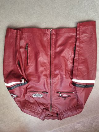 CAZADORA MOTO ROJA CUERO. (OFERTA) 