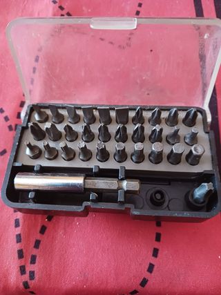 Estuche puntas destornillador.