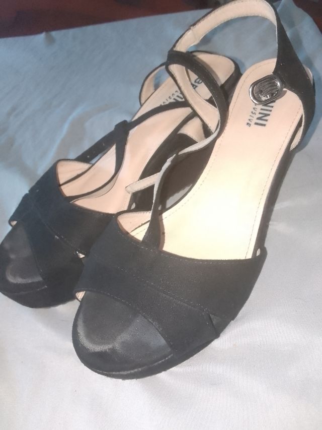 Sandalias cuña Senini negras