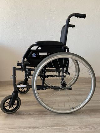 Silla de ruedas plegable ligera