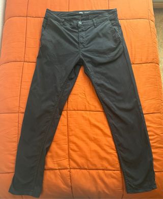Pantalón Chino Negro Zara