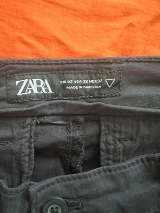 Pantalón Chino Negro Zara