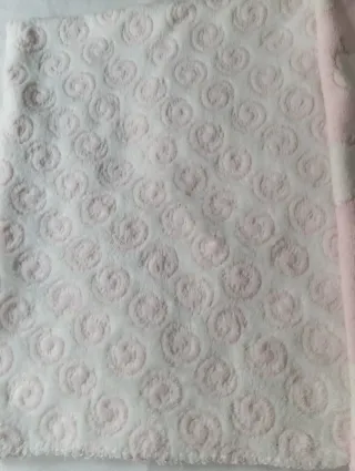 Lote de 2 mantas y un Doudou