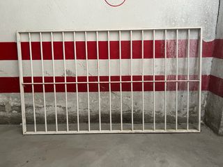 Reja metálica blanca