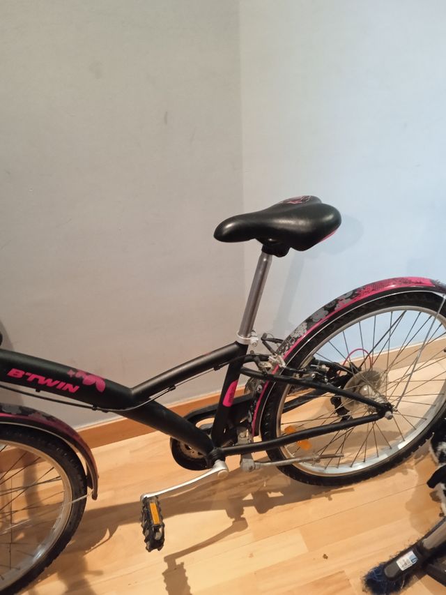 Bicicleta niña negra y rosa 20"