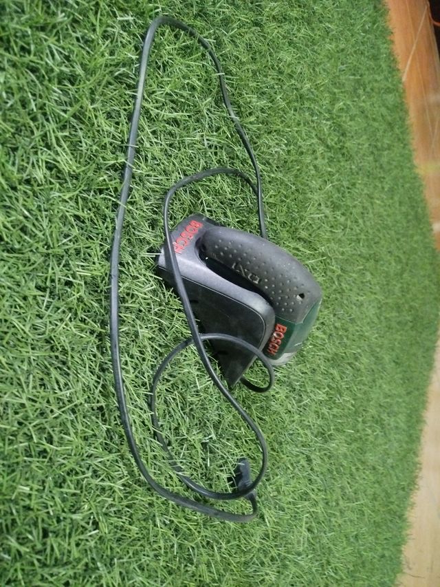 Cargador Bosch + Atornillador ( Piezas)