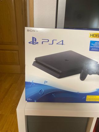 PS4 (PlayStation 4) Slim - Negra 500gb + Caja