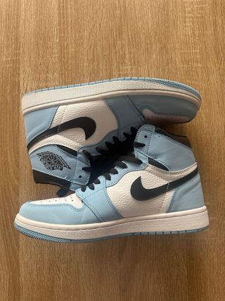 Air Jordan 1 Retro High OG - University Blue