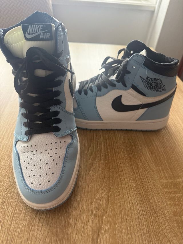 Air Jordan 1 Retro High OG - University Blue