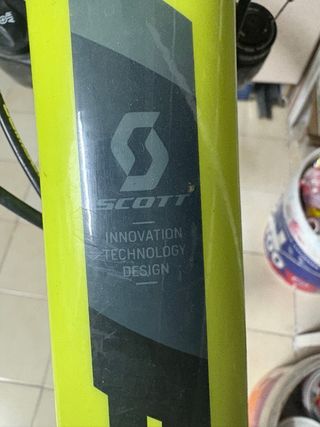 Bicicleta Scott Scale montaña, como nueva, 6 m uso