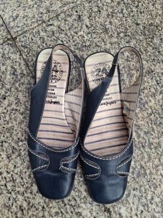 Zapatos tacón bajo negros 24 horas