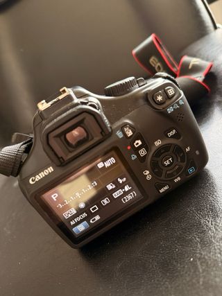 Canon EOS 1100D - Cámara réflex