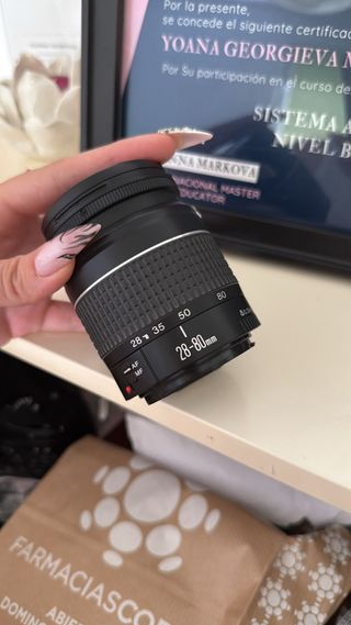 Canon EOS 1100D - Cámara réflex