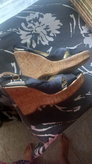 Sandalias cuña negras nº37