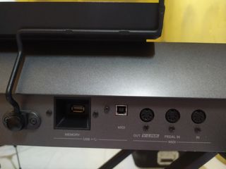 Roland VR-700 V-Combo Teclado + Estuche