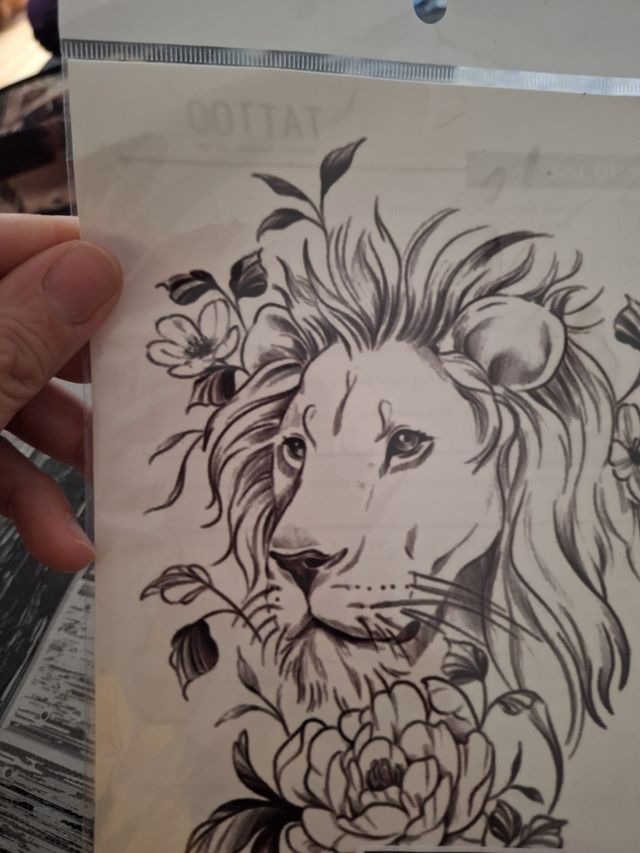 Tatuaje temporal león - negro, gris