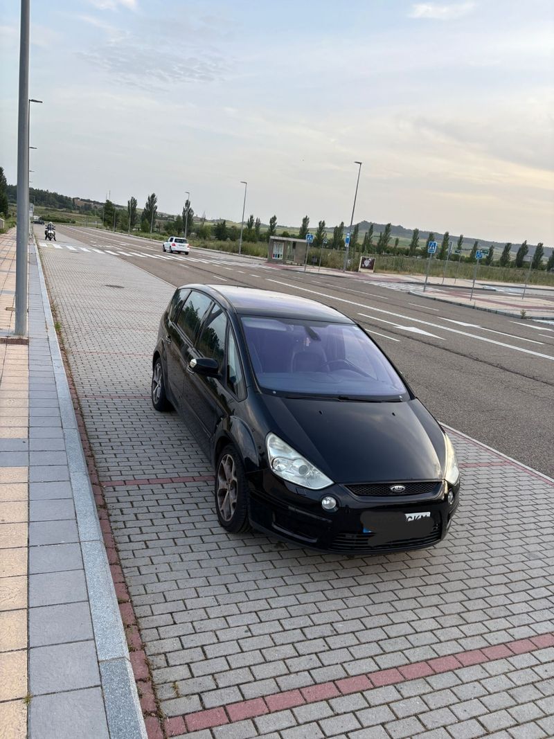 Ford S-MAX 2009 - foto 1