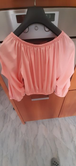 Blusa rosa corta